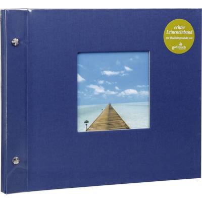 Un album photo bleu foncé à couverture en lin, avec une fenêtre carrée, présente une photographie d'une jetée qui s'avance dans la mer.