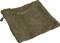 Un coussin carré vert foncé à la texture veloutée, avec une petite étiquette sur le côté.