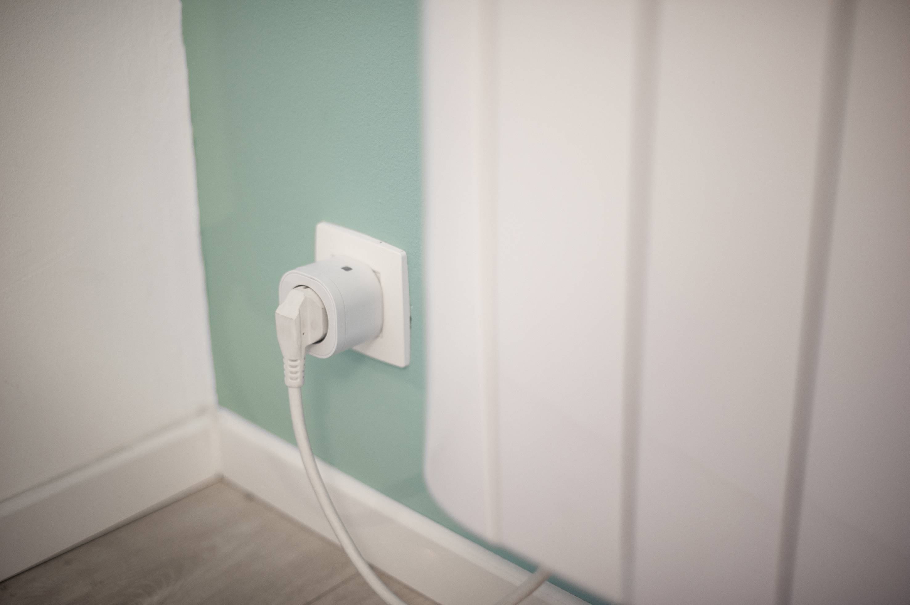 Prise de courant sans fil avec télécommande - DIO Connect 54916-1