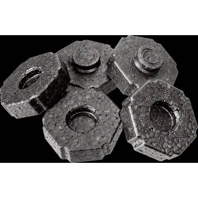 Cinq pièces métalliques hexagonales aux surfaces structurées, sur un fond noir.
