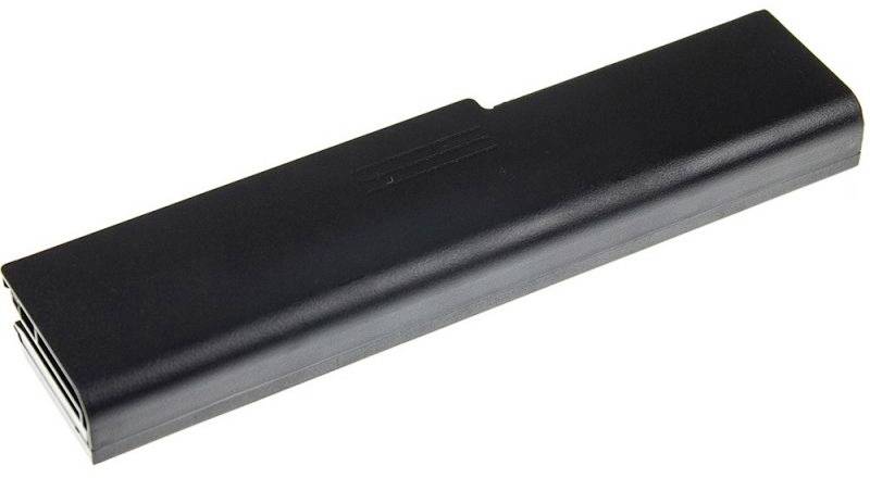 Une batterie d'ordinateur portable rectangulaire noire sur fond blanc.