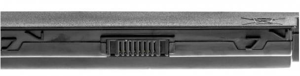 Gros plan sur une balai d'essuie-glace. Montre la structure de fixation noire et la surface en caoutchouc grise du balai.