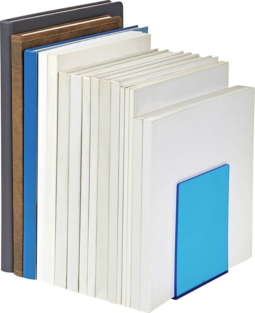 Une pile de livres est maintenue debout avec un serre-livres bleu pour les stabiliser.