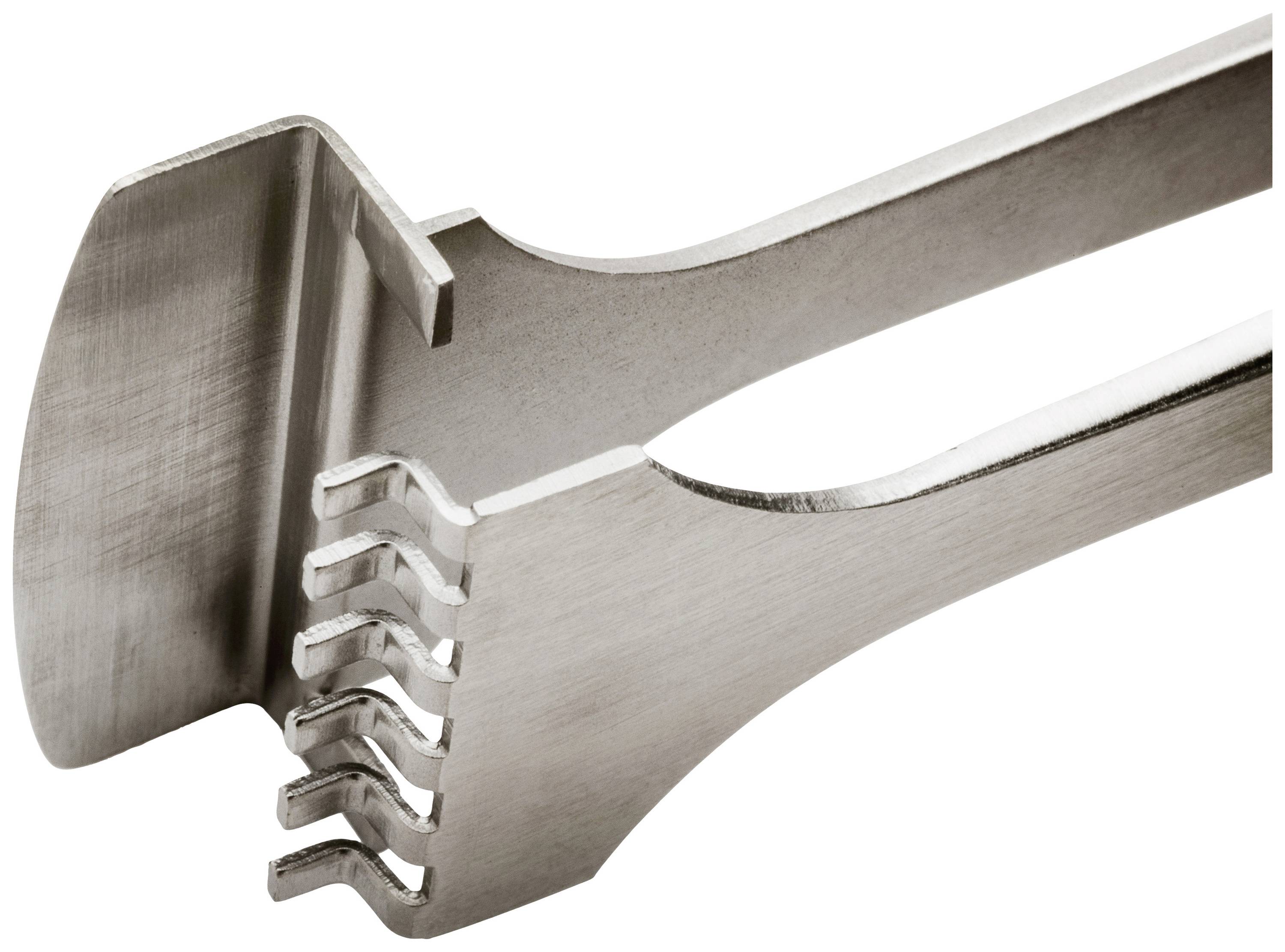 Une fourchette de cuisine en argent avec plusieurs dents pointues, utilisée pour déchiqueter la viande.