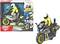 Jouet de moto de police dans son emballage d'origine, avec une figurine en uniforme jaune et casque. Inscription 'Police' sur la moto.