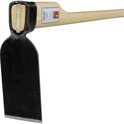 Une pioche avec un manche en bois et une large lame métallique plate.