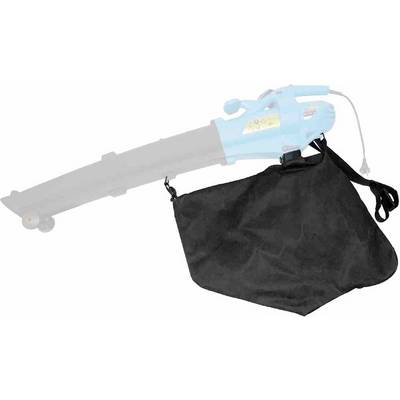 Un souffleur de feuilles noir et bleu avec un sac de collecte intégré est posé sur le côté. L'appareil est équipé d'un raccordement électrique par câble.
