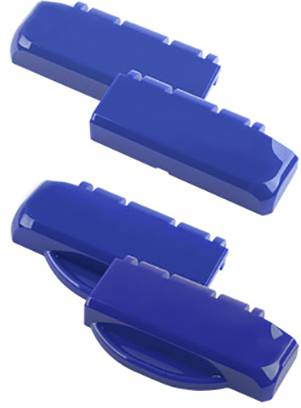 Trois pièces en plastique bleu avec des clips désignés razzorlock, probablement des plaquettes de frein de rechange, sont disposées côte à côte sur un fond blanc.