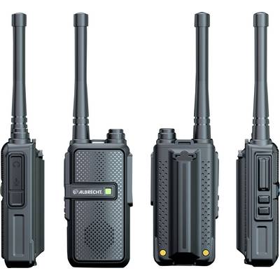 Quatre radios portatives sous différents angles. À gauche, la face avant avec écran, à droite, la face arrière avec des fentes de ventilation.
