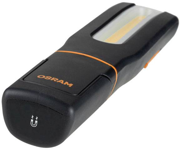 Lampe de poche noire de la marque Osram avec des accents orange et un symbole magnétique à la base, adaptée à une utilisation en atelier.