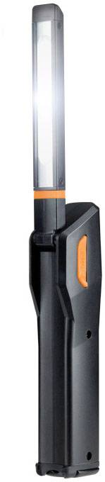 Lampe de poche LED noire au corps lumineux long et fin, avec un interrupteur orange, debout.