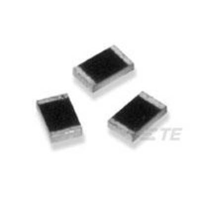 Trois petits composants électroniques rectangulaires sur un fond blanc.
