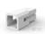 Un connecteur en plastique blanc, rectangulaire, avec une extrémité ouverte et une fente sur un côté, probablement destiné aux connexions de câbles.