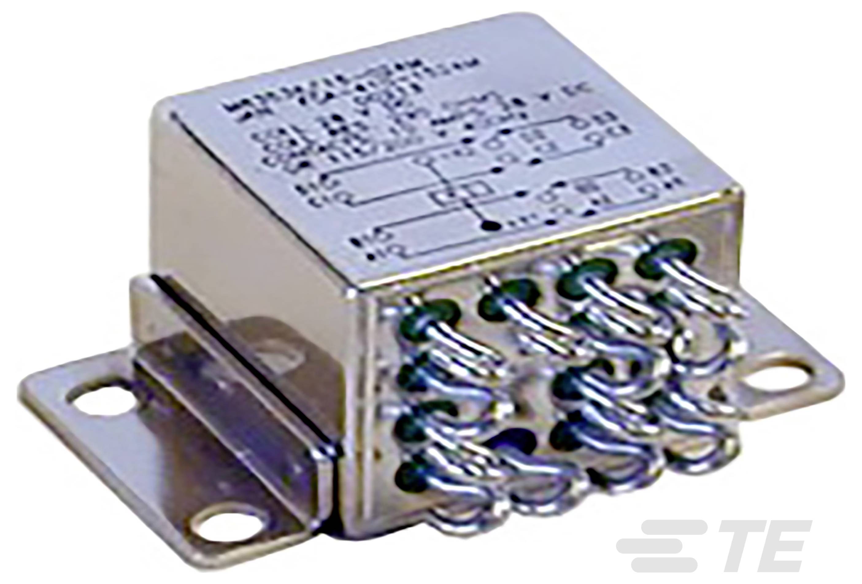 Un composant électrique métallique avec plusieurs connexions de fils et un diagramme sur le dessus. Utilisé dans les applications électroniques ou électriques.
