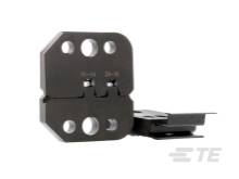 Tête de cintrage en acier pour tubes, avec plusieurs trous pour différentes tailles, sur fond blanc.