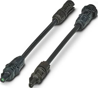 Deux câbles de connexion noirs avec des extrémités différentes sont posés côte à côte sur un fond blanc.
