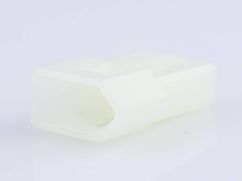 Étui en plastique transparent, rectangulaire, photographié légèrement en biais. Peut être utilisé comme protection ou couverture dans des applications électriques.