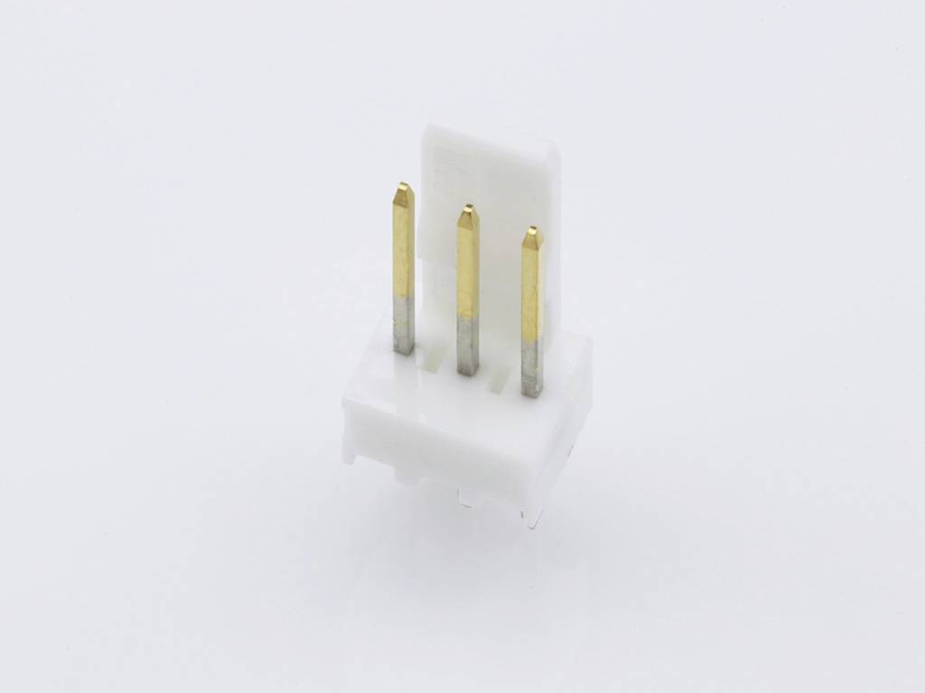 Un connecteur électronique rectangulaire blanc avec trois broches métalliques dorées orientées vers le haut.