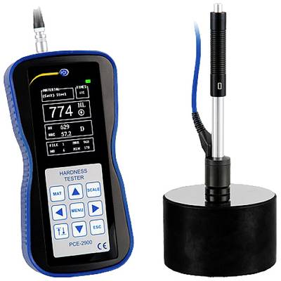 Un appareil de mesure de dureté portable avec affichage numérique indique la valeur de mesure '774'. À côté, une sonde de mesure sur un échantillon de test.
