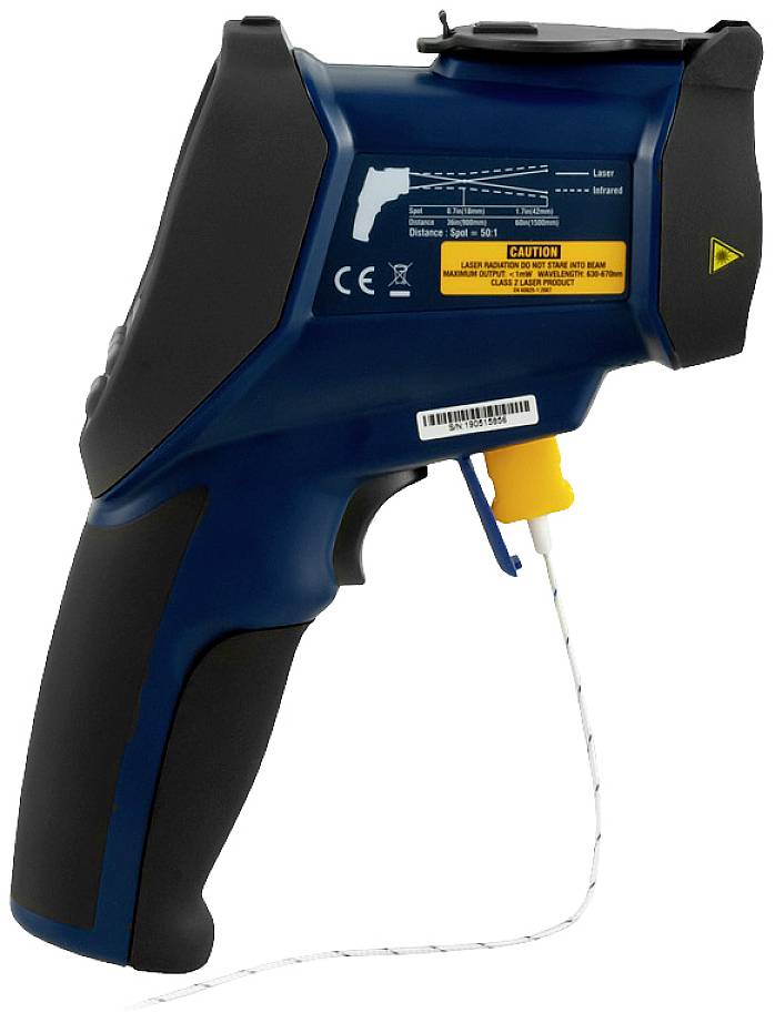 Thermomètre infrarouge portable avec pointeur laser, déclencheur jaune et câble, affichant la température, adapté à diverses applications de mesure.
