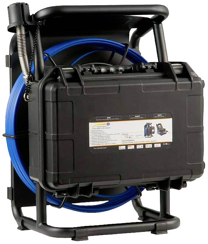 Un appareil de nettoyage portable, équipé d'un tuyau bleu, dans un coffret de transport robuste et noir.