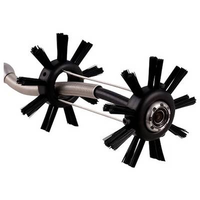 Deux brosses de nettoyage à spokes noires montées sur un arbre métallique flexible, utilisées pour frotter l'intérieur des tuyaux ou des conduits.