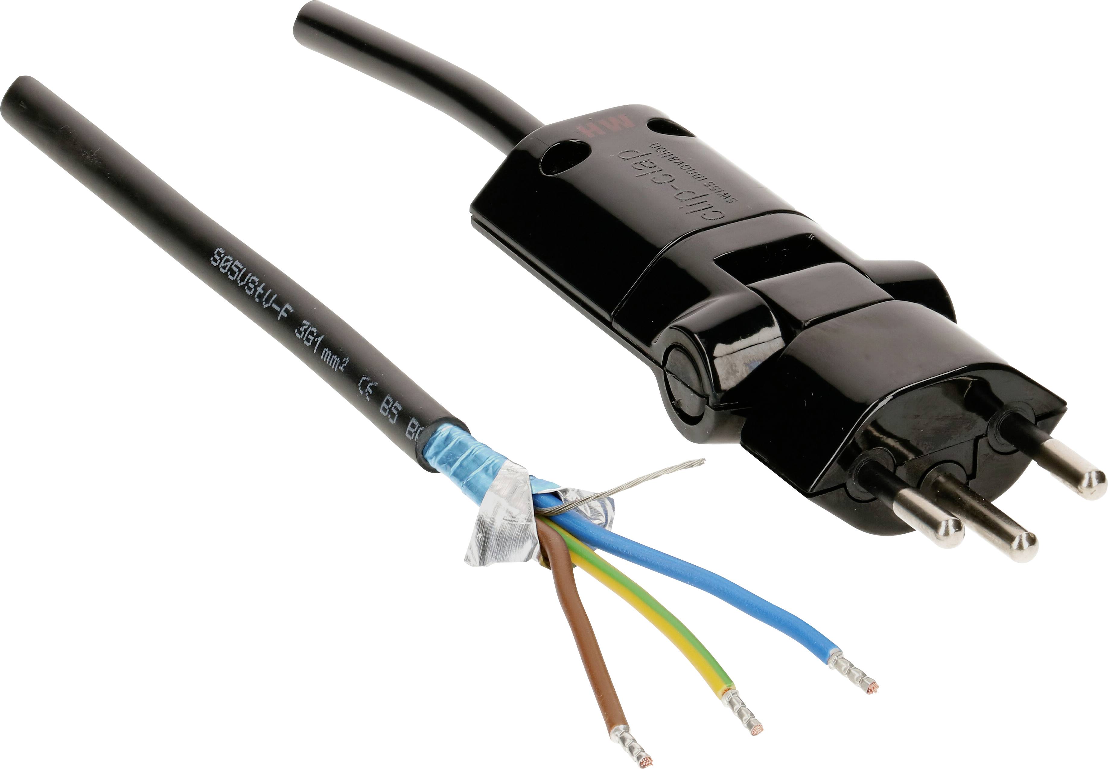 Une fiche Europlug noire avec l'extrémité du câble ouverte, révélant des fils de cuivre de différentes couleurs. Adaptée pour les connexions électriques.