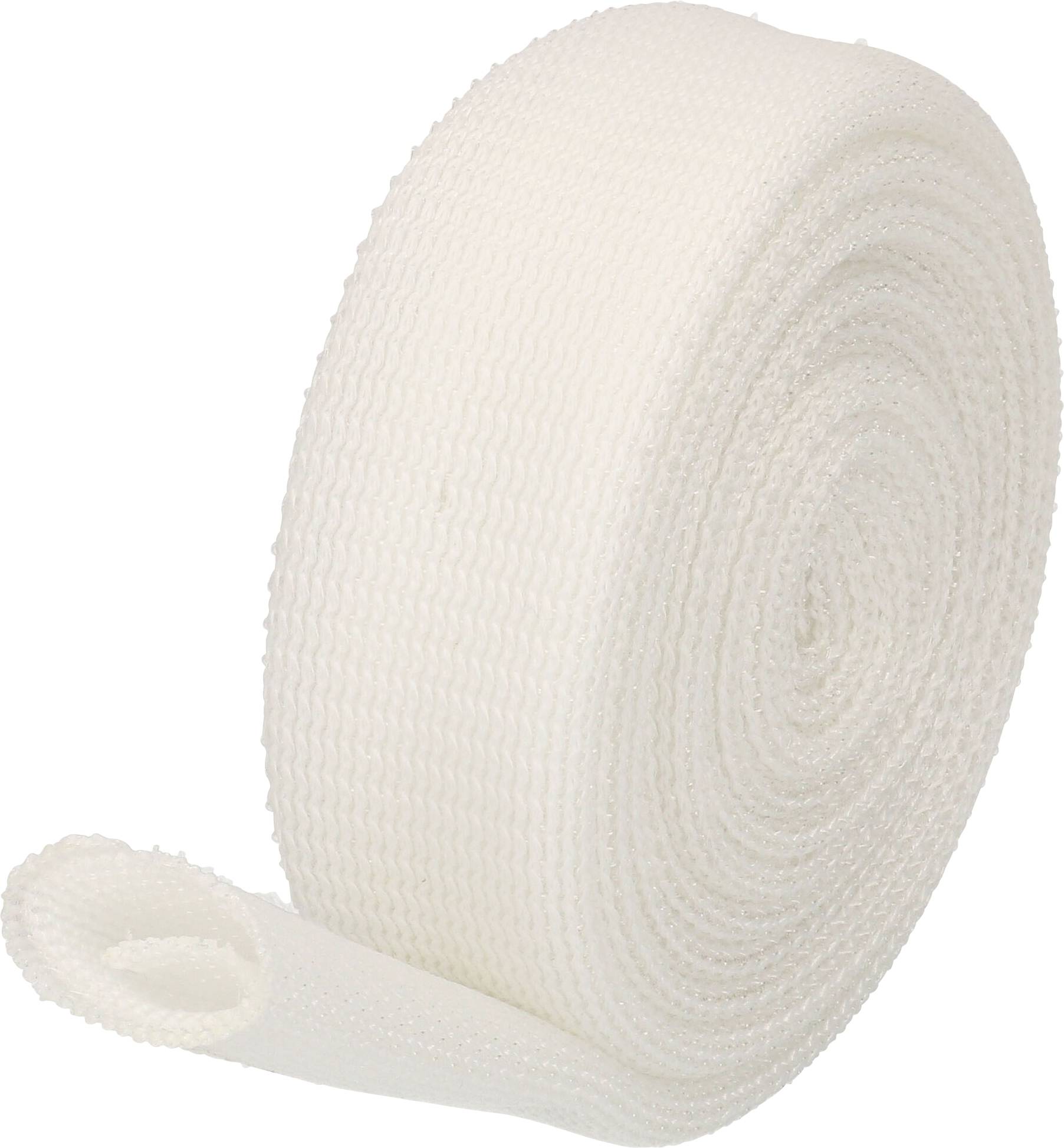 Bandage blanche en tissu enroulée sur un fond blanc.