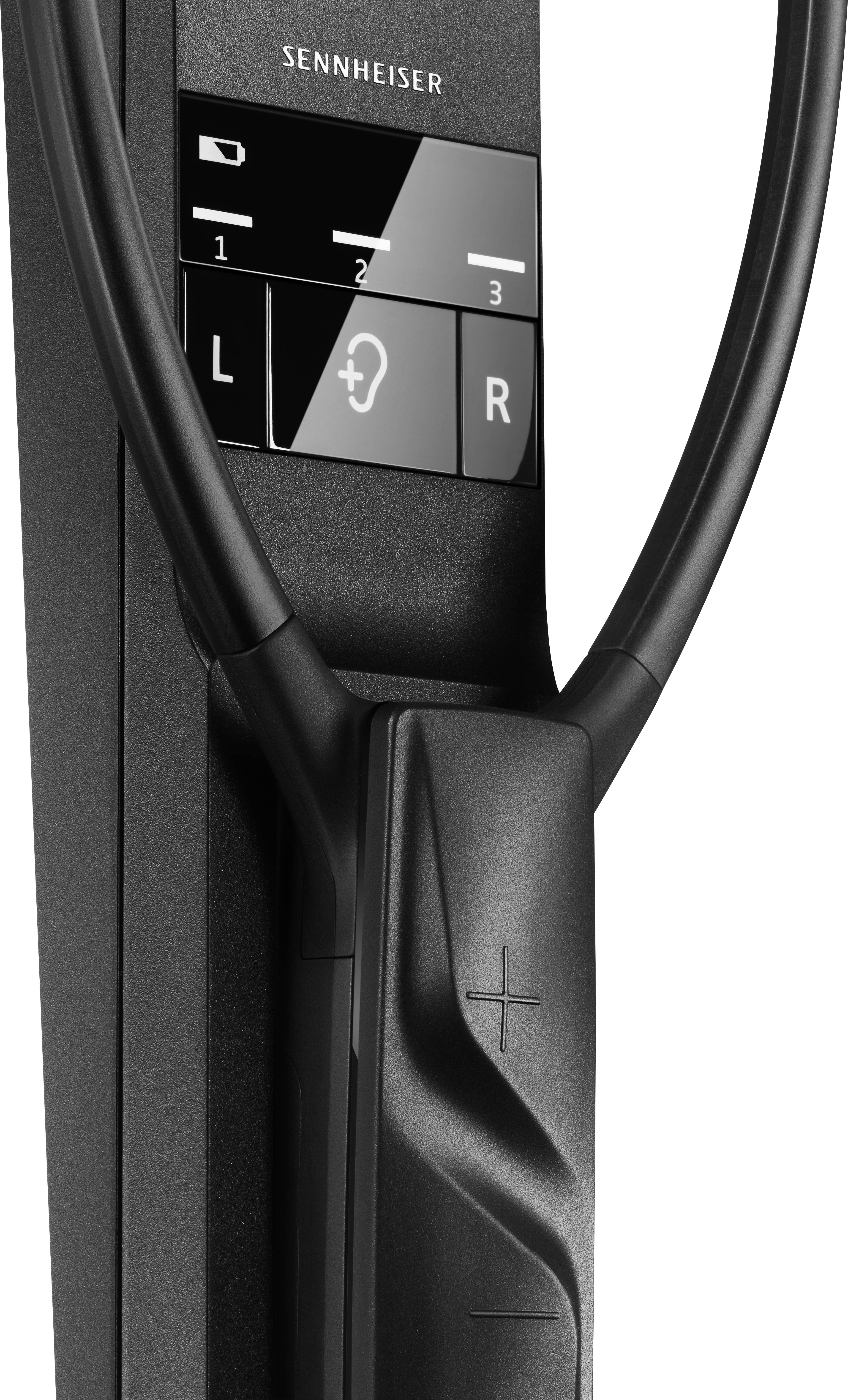 Plan rapproché d'un panneau de casque Sennheiser avec un réglage du volume et des boutons pour l'équilibre et le mode d'écoute.
