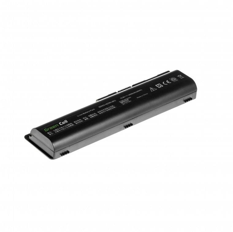 Batterie d'ordinateur portable noire de Green Cell avec des détails techniques et des symboles sur sa surface.