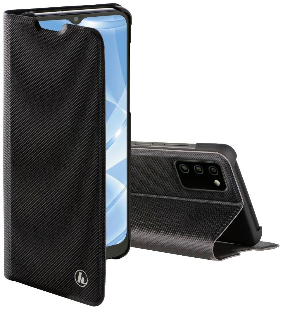 Étui de smartphone en matériau noir, soutenant un smartphone ouvert et montrant la vue arrière d'un téléphone avec triple caméra.