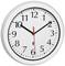 Une horloge murale analogique indique dix heures dix. L'horloge a un cadran blanc avec des chiffres et des aiguilles noirs, et un indicateur des secondes rouge.