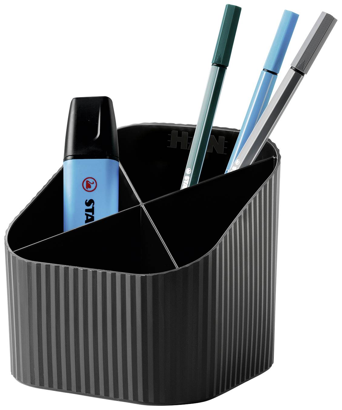 Un porte-stylos gris à plusieurs compartiments contient deux stylos bleus, un stylo gris et un marqueur bleu.