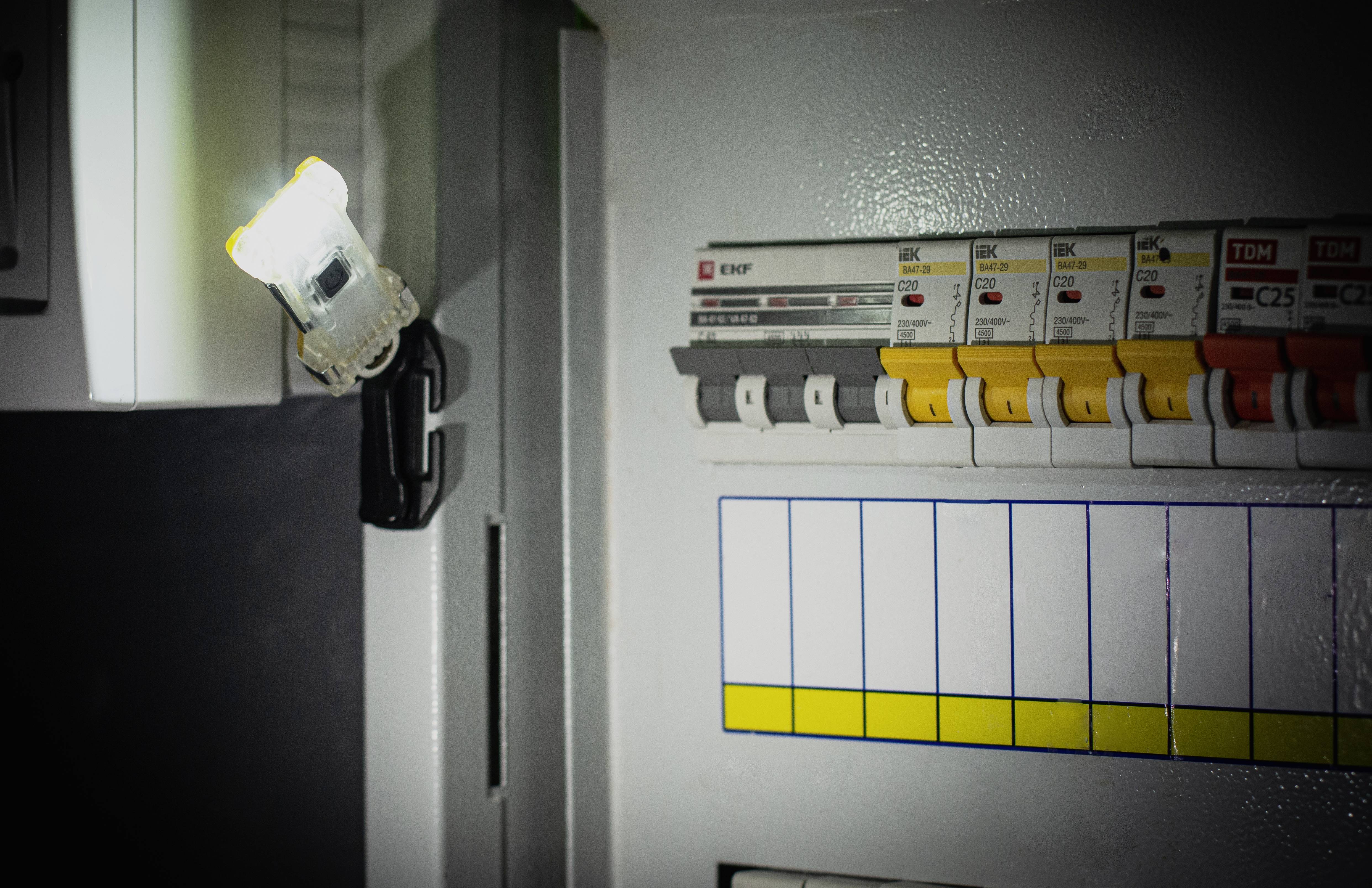 ArmyTek Zippy Extended Set Yellow LED Mini lampe de poche à batterie 200 lm 10 h 12 g-1