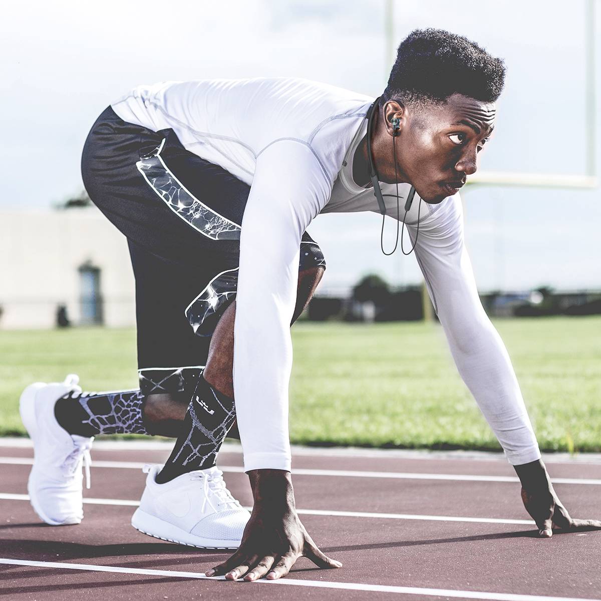 LogiLink BT0049 Oreillette Bluetooth Stereo noir pour le sport-10