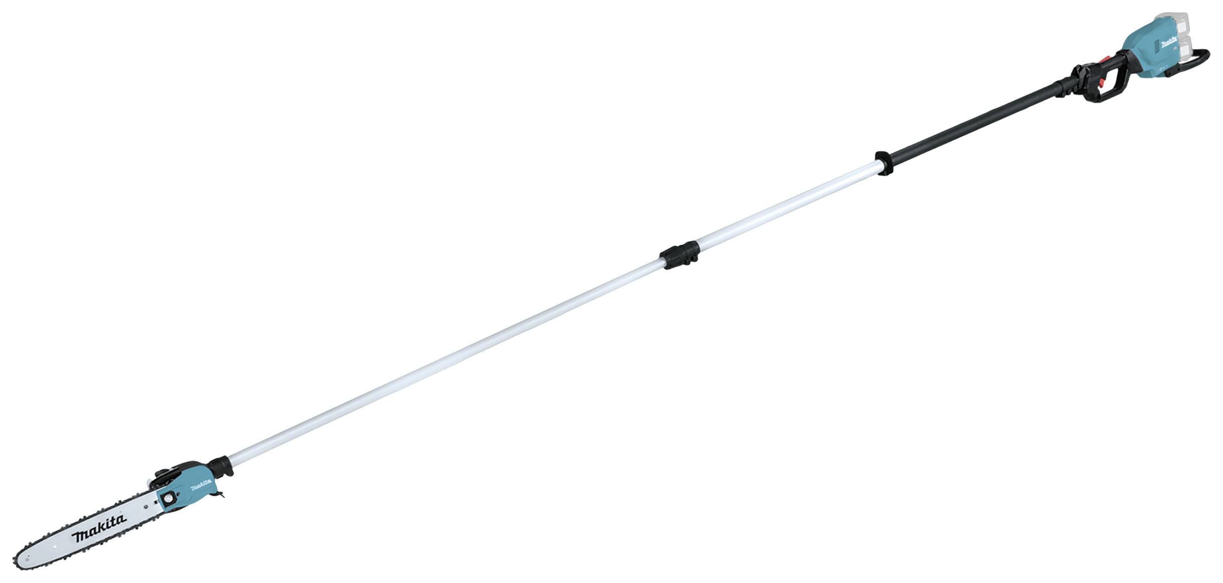 Une longue scie à élaguer avec une poignée bleue et une tronçonneuse à l'extrémité, adaptée pour couper des branches en hauteur.