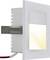 Un luminaire LED rectangulaire encastré dans le mur, émettant une lumière blanc chaud. Il présente un design moderne avec un support en métal.
