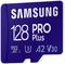 Une carte microSD bleue de Samsung de 128 Go, de la série 'PRO Plus', avec des symboles de support U3, A2 et V30 visibles.