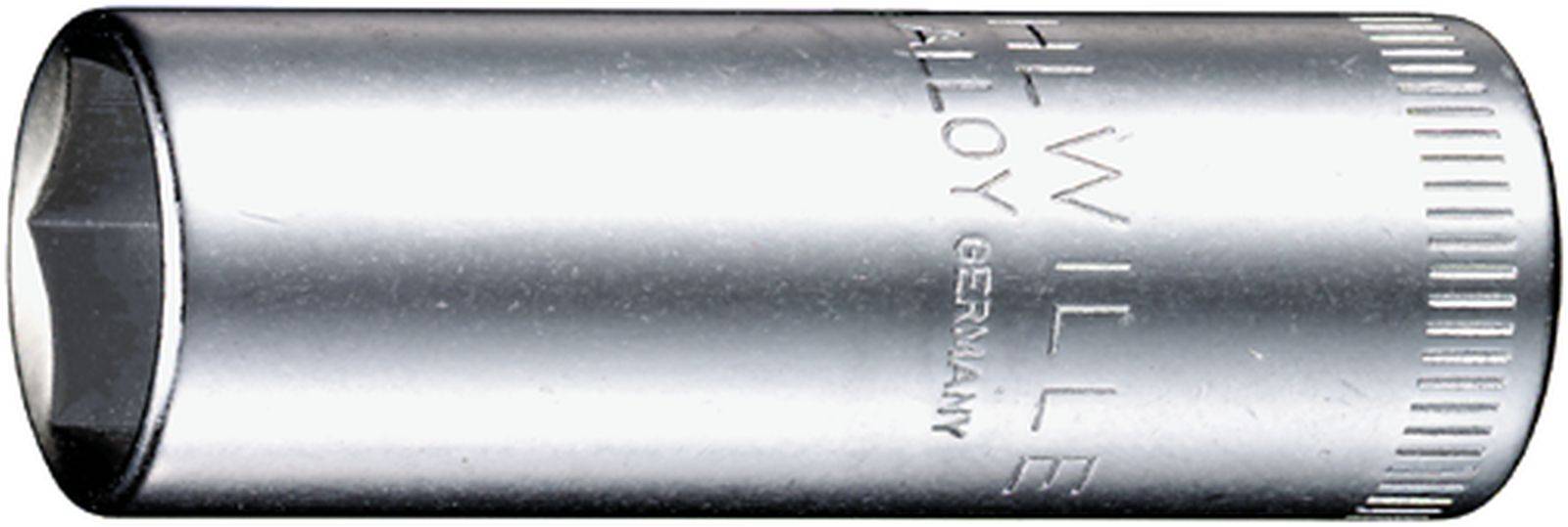 Écrou métallique portant l'inscription 'ALLOY GERMANY'. Surface brillante, de forme cylindrique, généralement utilisé avec une clé à douille.