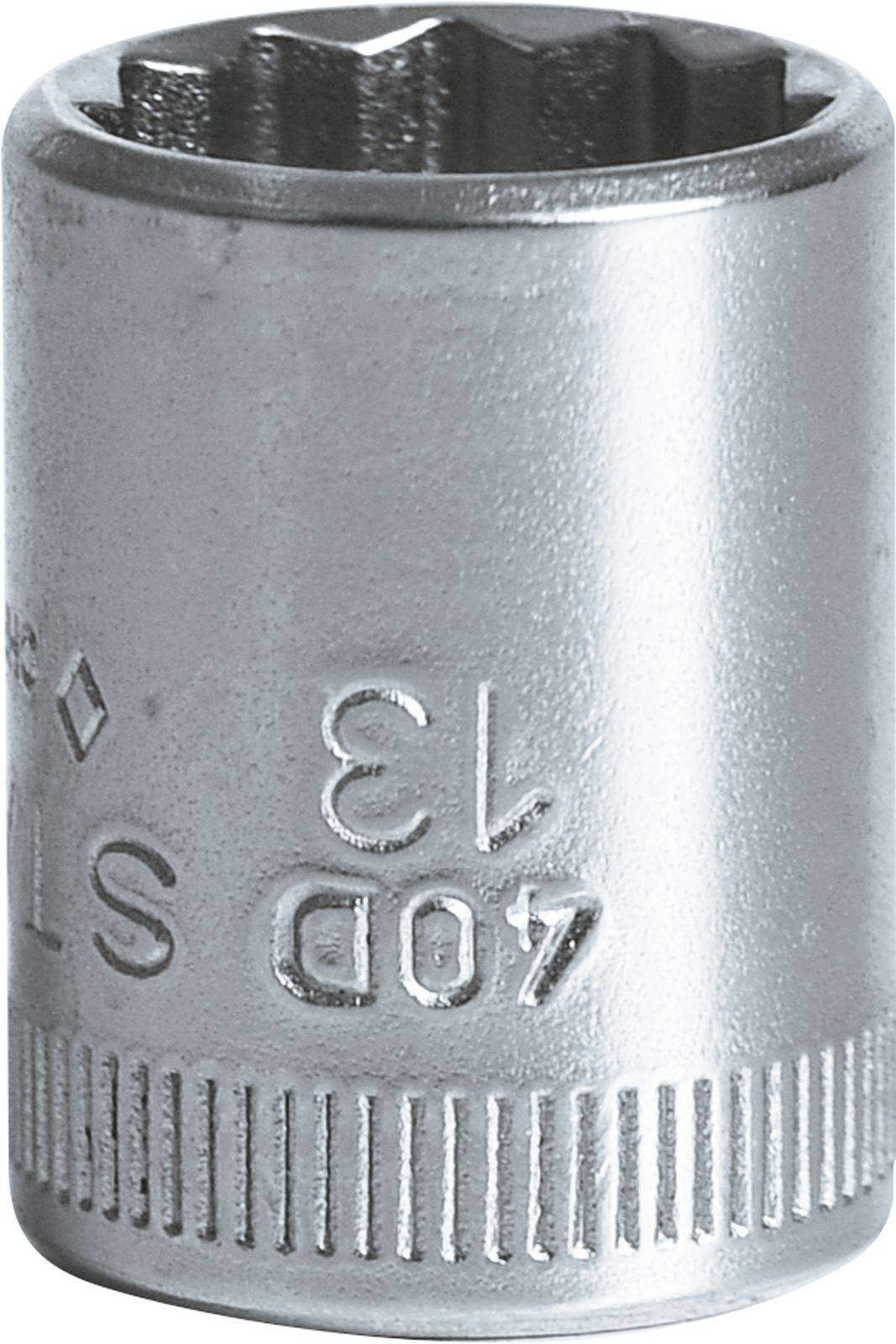 Taille de douille métallique de 13 mm avec ouverture hexagonale, couleur argent et brillante. Conçue pour les travaux de vissage.