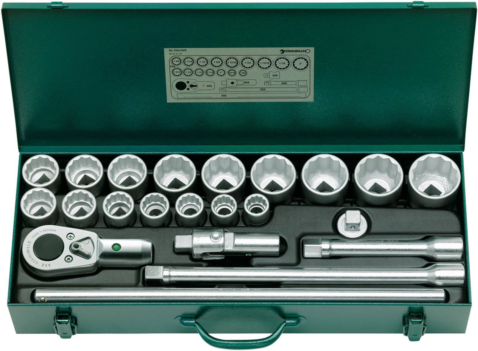 Une boîte à outils verte contenant différentes clés à douille et une clé à cliquet, adaptée aux travaux mécaniques.