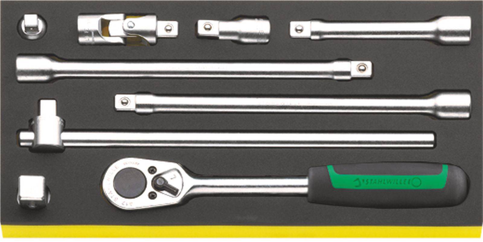 'Ensemble de clés à douille et rallonges dans une boîte à outils. Comprend une clé à cliquet avec poignée ergonomique et plusieurs embouts.'