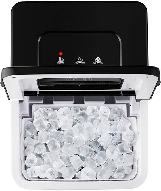 Machine à glaçons avec le compartiment ouvert, rempli de nombreux glaçons. En haut, des voyants lumineux indiquent 'Glace pleine', 'Ajouter de l'eau' et 'Glace en cours'.