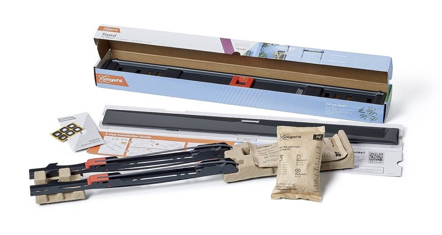 Ensemble d'essuie-glaces dans son emballage ouvert, accompagné d'accessoires et de notices. Comprend deux balais d'essuie-glaces noirs et le matériel de montage.