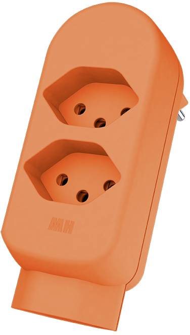 Un adaptateur secteur orange avec double prise, adapté aux prises électriques européennes.