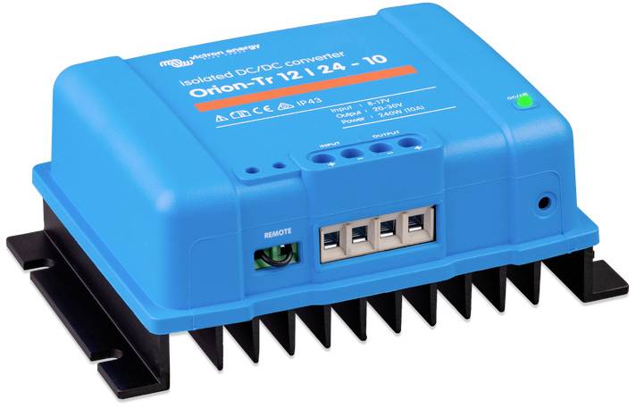 Convertisseur CC/CC Blauer 'Orion-Tr 12/24-10' pour une conversion d'énergie intelligente, présentant les connexions et les interrupteurs sur le devant.