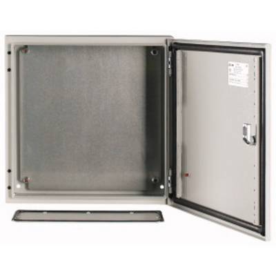 Boîtier métallique avec porte ouverte, montrant l'intérieur vide et le mécanisme de fermeture, adapté aux composants électroniques.