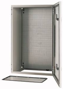 Armoire blanche en métal ouverte avec un fond amovible, adaptée au rangement d'appareils électroniques ou d'outils.