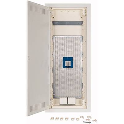 Armoire électrique ouverte avec plaque métallique et support bleu au centre. Des pièces accessoires sont disposées en bas.