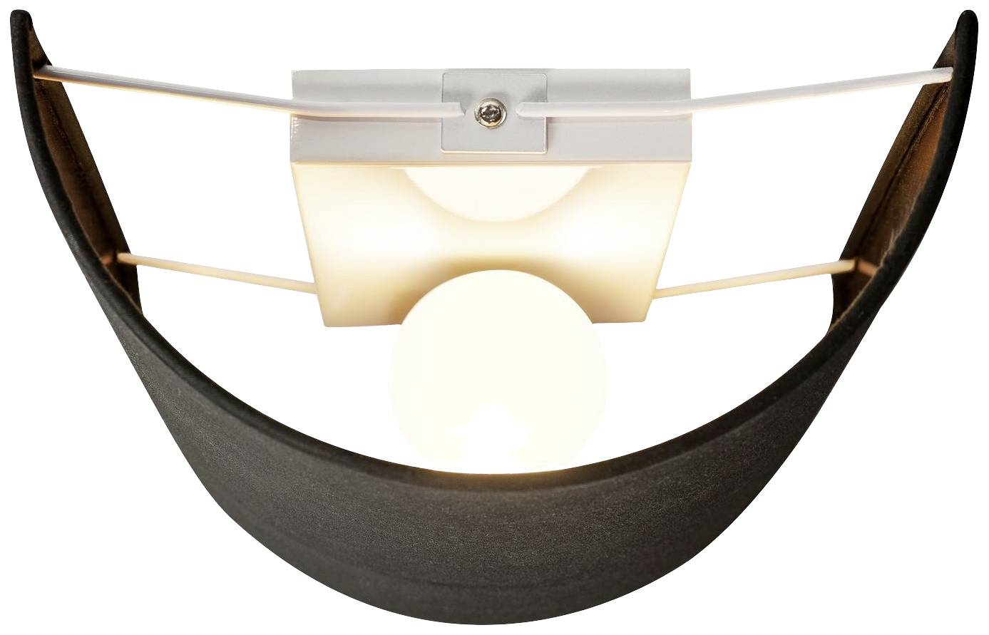 Un luminaire moderne au design élégant avec un abat-jour rond blanc et un cadre métallique incurvé sombre, parfait pour les espaces intérieurs.
